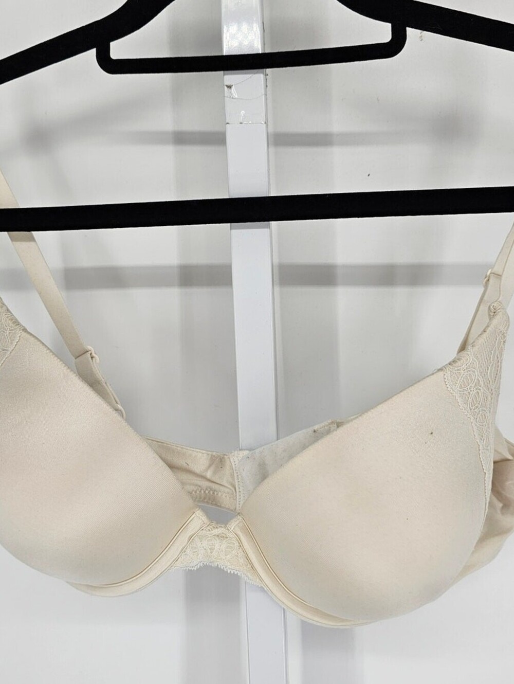 Maidenform Womens Sz 36C Classic Lightly Lined T Shirt Bra Ivory White